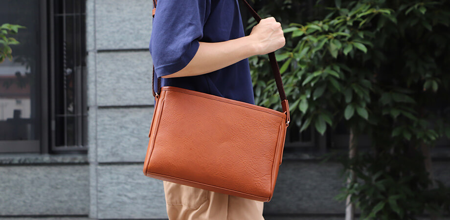 ブースターズ ミネルバボックス スクエア ショルダーバッグ