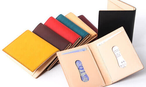 sinleathers 二つ折り定期入れ